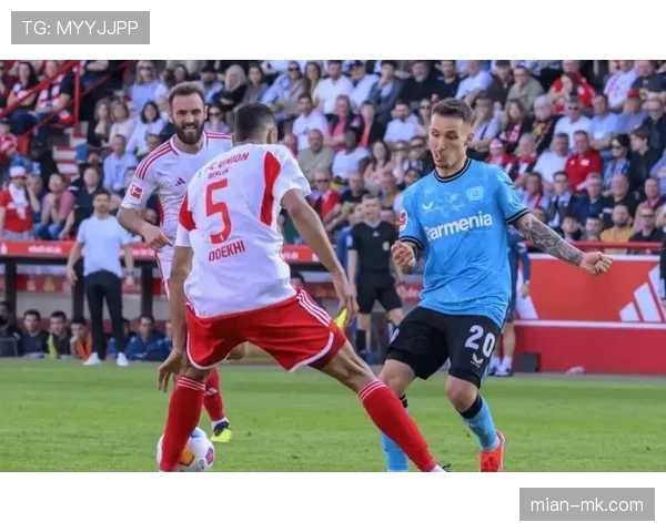 门兴格拉德巴赫0-2不敌奥格斯堡,遭遇联赛三连败 门兴格拉德巴赫0-2不敌奥格斯堡,遭遇联赛三连败